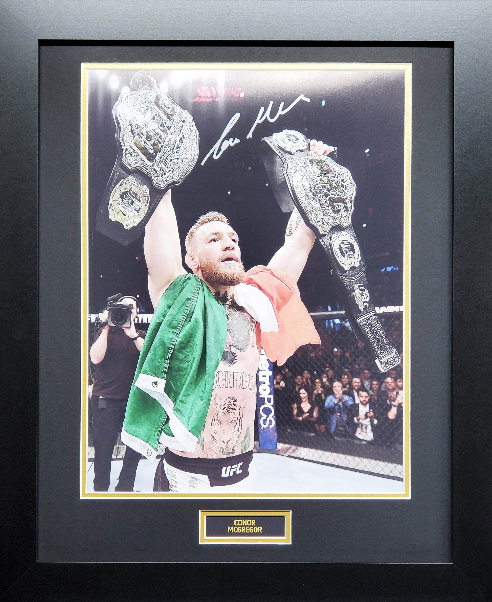 Conor Mcgregor signed and framed photo Frame